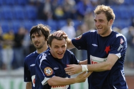 Hr&aacute;či Slavie (zleva) Matěj Krejč&iacute;k, Zdeněk &Scaron;enkeř&iacute;k a Martin Latka.