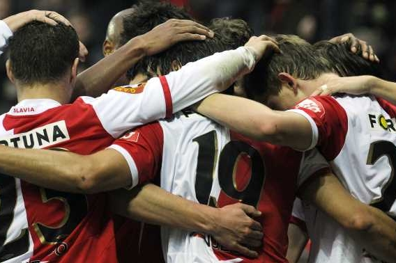 Slavia se otočila k divákům zády, tvrdí zástupci televizních stanic.