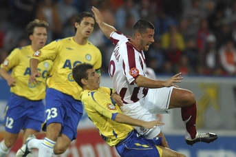 Miroslav Slepička (v pruhovaném) 