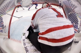 Roberto Luongo v brance zachraňoval ambice Kanady.