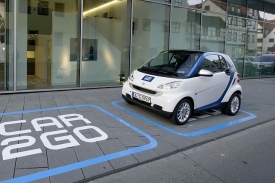 Smart by měl plně elektrický pohon získat do konce roku.