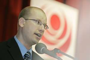 Bohuslav Sobotka (ČSSD) kritizuje privatizaci pražského letiště. Bohuslav Sobotka (ČSSD) kritizuje privatizaci pražského letiště.