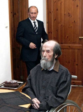 Dvě osobnosti novodob&eacute;ho Ruska - Alexandr Solženicyn a Vladim&iacute;r Putin.
