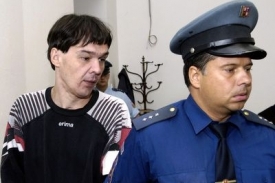 U pražského městského soudu pokračovalo 31. srpna soudní jednání s osmačtyřicetiletým Zbyňkem Zbořilákem (vlevo), který podle obžaloby loni v prosinci brutálně zavraždil v Praze-Řepích jednačtyřicetiletou Slovenku.
