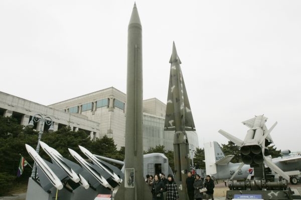 Severokorejský Scud-B se tyčí uprostřed raket v Jižní Koreji.