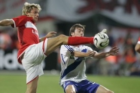 Radoslav Kováč ze Spartaku Moskva (vlevo).