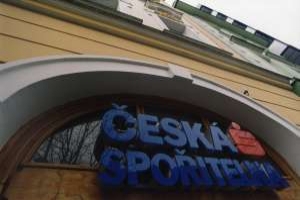 Česk&aacute; spořitelna vydělala přes pět miliard