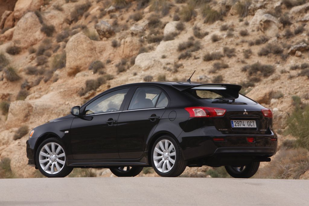 Nový Lancer se ukáže s karoserií hatchback.