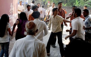 Hinduističtí extremisté ze Srí Rám Séna v akci.