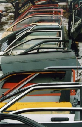 Lid&eacute; možn&aacute; dostanou př&iacute;spěvek na nov&eacute; auto, když se zbav&iacute; star&eacute;ho.