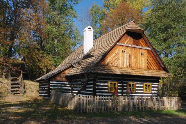 Ve skanzenu Veselý kopec se bude o víkendu stavět tradičními metodami.