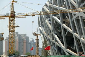 Na stavbě ústředního olympijského stadionu v Pekingu