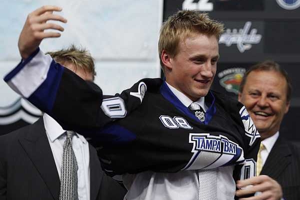 Steven Stamkos, jednička letošního draftu hokejových nadějí NHL. Steven Stamkos, jednička letošního draftu hokejových nadějí NHL.