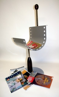 Atypické stojany na časopisy mají také na www.stojany.com. Atypické stojany na časopisy mají také na www.stojany.com.