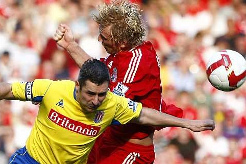 Momentka z utkání anglické ligy Liverpool - Stoke 0:0.