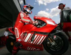 Favorit závodu, Australan Casey Stoner.