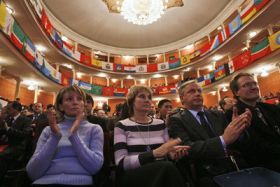 Účastníci shromáždění Za Putina!