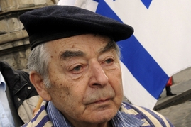 Stranský na demonstraci proti antisemitismu kritizoval odpůrce radaru. Stranský na demonstraci proti antisemitismu kritizoval odpůrce radaru.