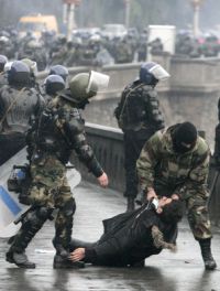 Střety demonstrantů s policií