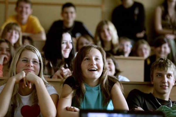 Studenti si stěžují na nízkou prestiž vyšších odborných škol.