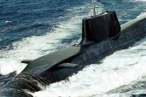 Lovec ponorek HMS Astute na moři