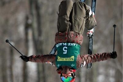 Lyžařka Nikola Sudová, reprezentantka v jízdě v boulích. Lyžařka Nikola Sudová, reprezentantka v jízdě v boulích.