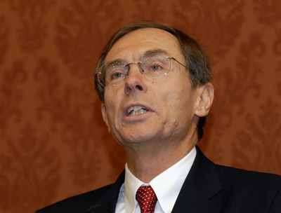 Klausův protikandidát Jan Švejnar.