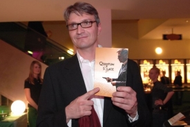 Režis&eacute;r Jan Svěr&aacute;k na česk&eacute; premi&eacute;ře nov&eacute;ho Jamese Bonda.