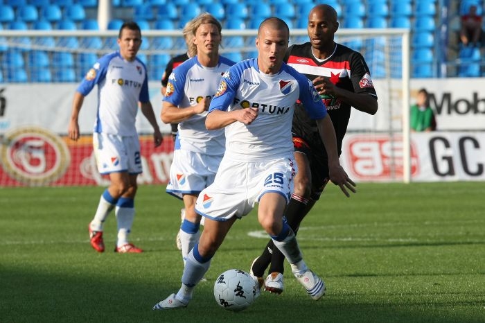 Václav Svěrkoš v utkání se Slavií, při kterém si přivodil zranění.