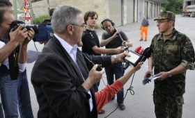 Mluvč&iacute; arm&aacute;dy nedok&aacute;zal odpovědět na někter&eacute; ot&aacute;zky novin&aacute;řů.