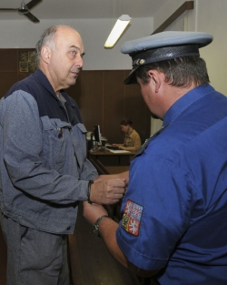 Bývalý ministr financí Ivo Svoboda (vlevo) naposledy v poutech.