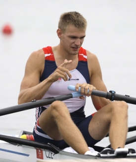 Skifař Ondřej Synek na olympijské dráze v Pekingu.