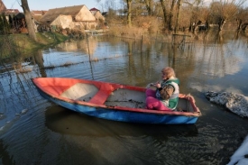 Novohradka na Chrudimsku zaplavila zahrady.