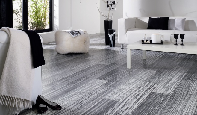 I vinylová podlaha může působit elegantně. I vinylová podlaha může působit elegantně.