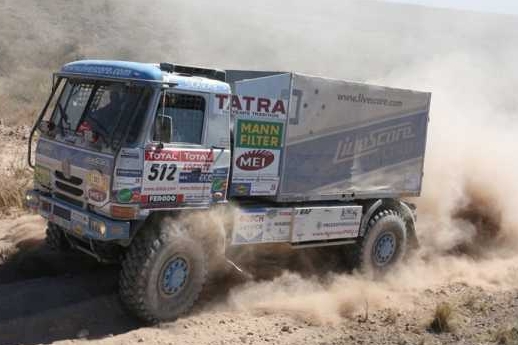 Tatrovka pilotovaná Tomášem Tomečkem už v Rallye Dakar nepokračuje.