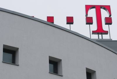 Zisk společnosti poklesl téměř o čtyřicet procent. Zisk společnosti poklesl téměř o čtyřicet procent.