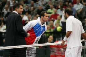 Radek Štěpánek (vlevo) a Pet Sampras (vpravo).