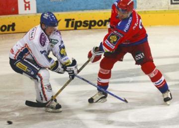 Petr Tenkrát (vpravo) Petr Tenkrát (vpravo)