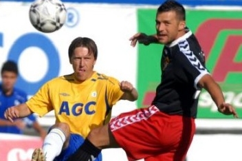 Momentka z úvodního duelu Poháru Intertoto Teplice - Honvéd Budapešť.