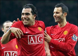 Tevez se raduje po vstřelen&iacute; g&oacute;lu.