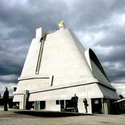 kostel Sainte Pierre ve Firminy