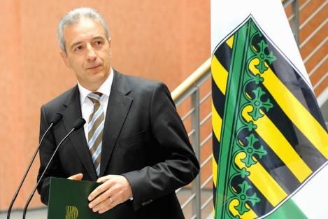 Nový saský premiér Tillich (CDU) je lužický Srb. Hovoří i česky. 