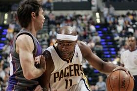 Jamaal Tinsley, basketbalista Indiany Pacers. Jamaal Tinsley, basketbalista Indiany Pacers.
