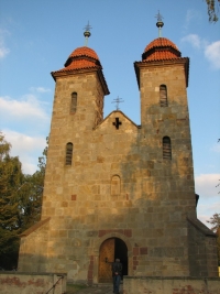 Průčelí.