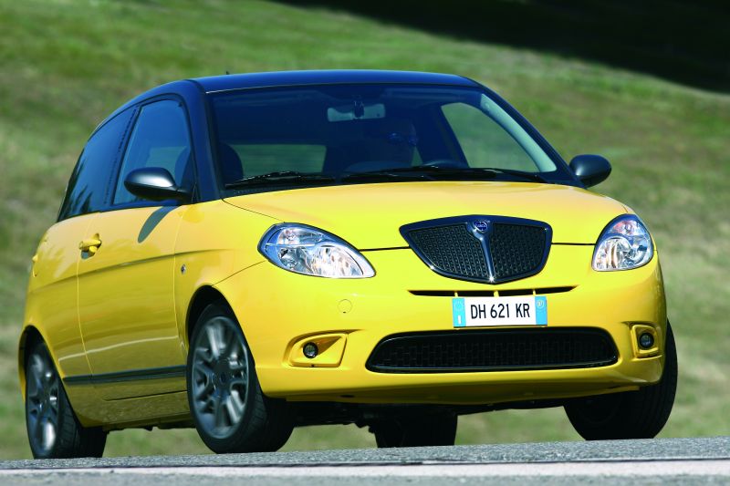 Lancia Ypsilon Sport Momo Design