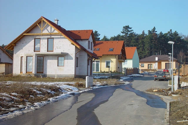 Významné satelity Plzně platí obslužnost a lákají na ní nové lidi. Významné satelity Plzně platí obslužnost a lákají na ní nové lidi.