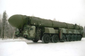 Modernější verze Topol-M v mobilní verzi (kód NATO SS-27 Stalin).