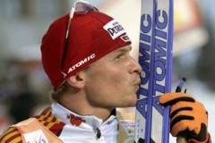 Tobias Angerer si vychutn&aacute;v&aacute; svůj triumf