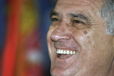 Tomislav Nikolić vyhlíží volební úspěch. Tomislav Nikolić vyhlíží volební úspěch.