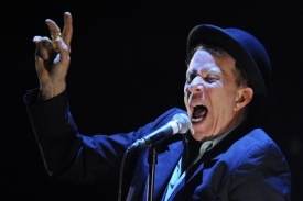 Kabaretiér Tom Waits předvedl fascinující show.